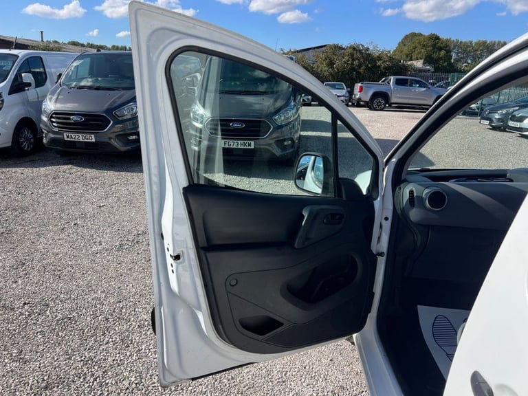 2016 Peugeot Partner 1.6 HDi 850 S Panel Van 4dr Diesel Manual L1 (132 g/km , 92 bhp) Van Diesel ...