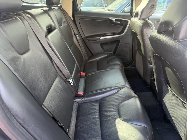 VOLVO XC60 2.0 D3 SE Lux 2010