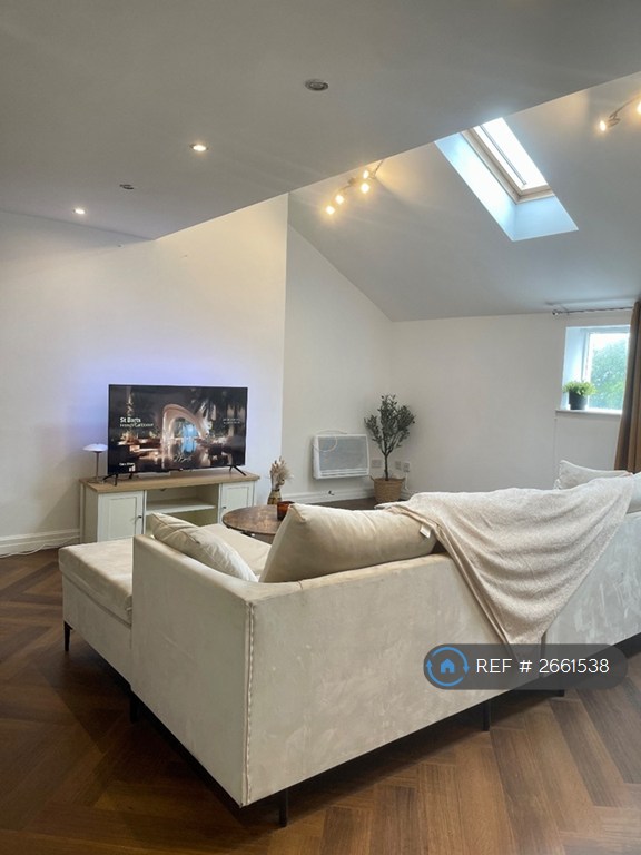 3 bedroom flat in Oak Terrace, Liverpool, L7 (3 bed) (#2661538)