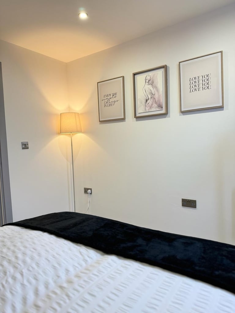 Short Term Rentals Yeadon-501 Leeds