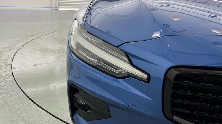 2020 Volvo V60 R-Design, B5 mild hybrid Estate Petrol Automatic