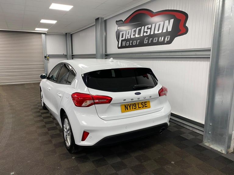 2019 Ford Focus 1.0T EcoBoost Zetec Euro 6 (s/s) 5dr HATCHBACK Petrol Manual