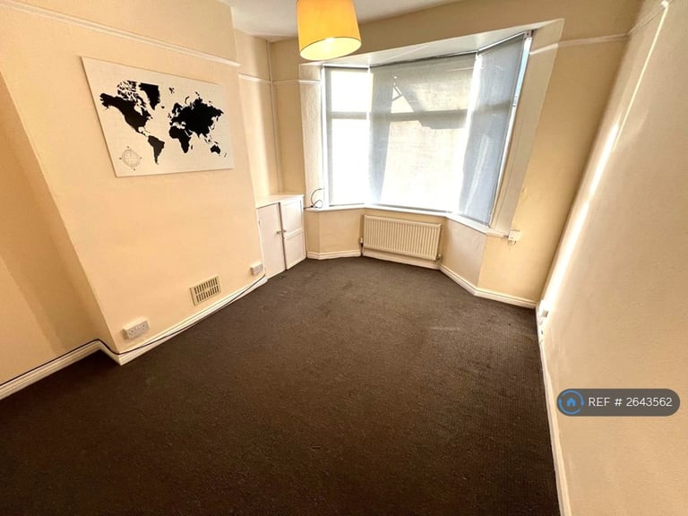 4 bedroom house in Newington Road, Northampton, NN2 (4 bed) (#2643562)