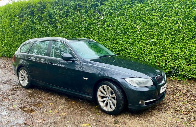 BMW 318 D touring estate 2011 £35 Road Tax a Year 12 months Mot 