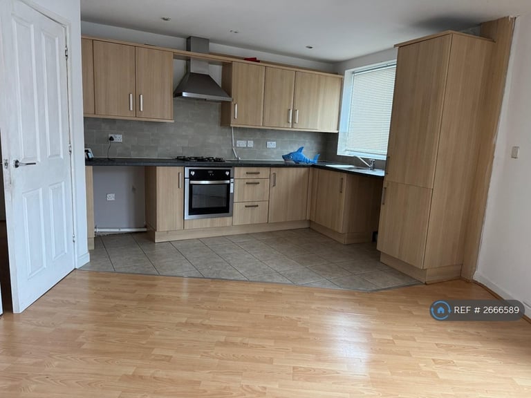 2 bedroom flat in Edward Street, Burton On Trent, DE14 (2 bed) (#2666589)