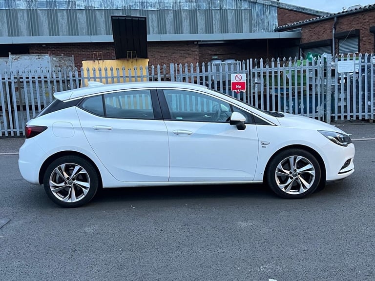 2016 Vauxhall Astra 1.6 CDTi 16V 136 SRi Nav 5dr HATCHBACK Diesel Manual