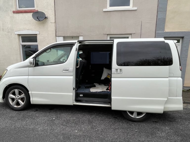 Nissan Elgrand 2006, 3490 (cc)