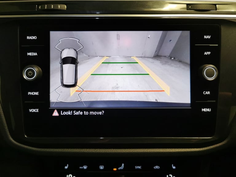 2021 Volkswagen Tiguan 2.0 TDI R-Line SUV 5dr Diesel DSG Euro 6 (s/s) (150 ps) - KEYLESS ENTRY - ...