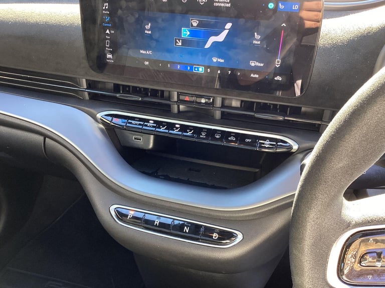 2024 Abarth 500 42kWh Scorpionissima Auto 3dr HATCHBACK Electric Automatic