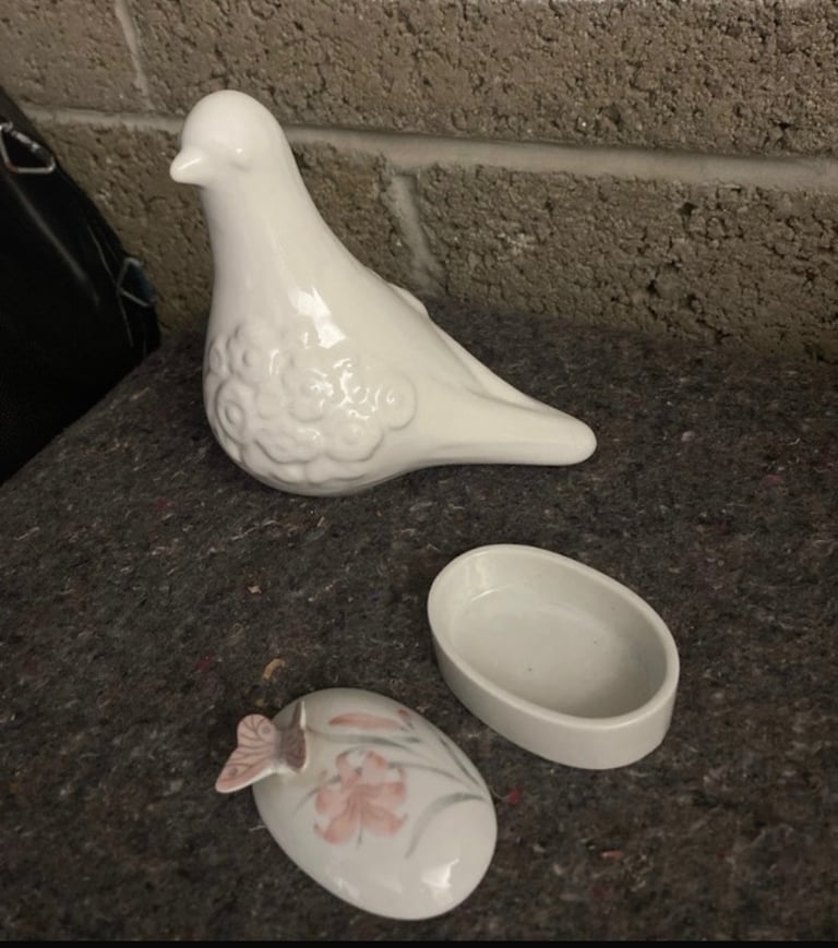 Decoration set white bird ornament and butterfly jewellery box keepsake 