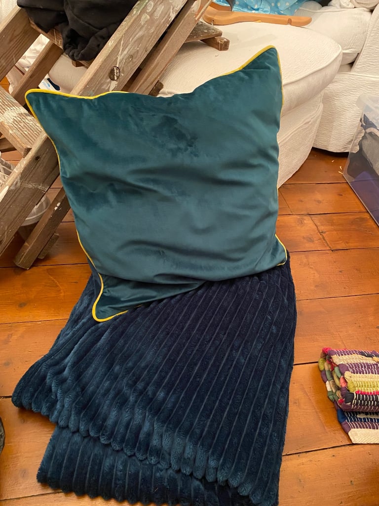 image for Teal pillow and blanket set