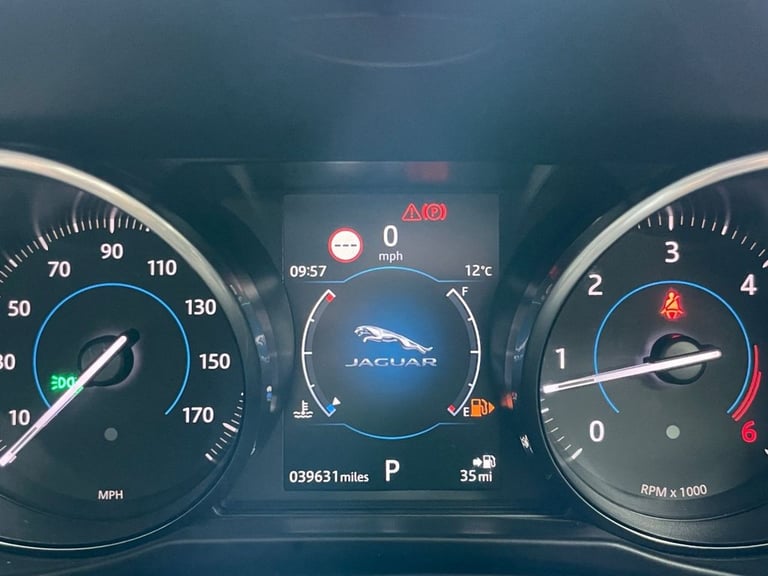 2017 Jaguar XF 2.0d Portfolio Saloon 4dr Diesel Auto Euro 6 (s/s) (180 ps) Saloon Diesel Automatic