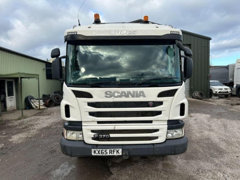 Scania P370 CB 8X4 MANUAL GEARBOX EURO 6 TIPPER