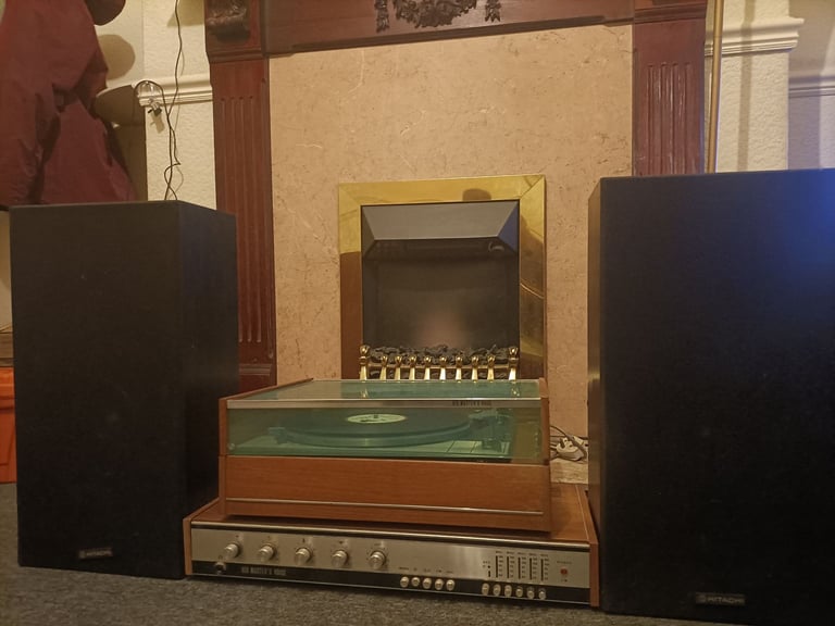 Vintage HIFI system Record player by Lenco Amp/Tuner Ferguson, Speakers by Hitachi.