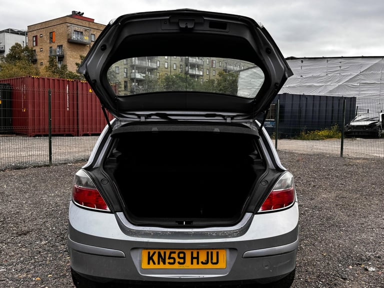 2009 Vauxhall Astra 1.6i 16V Club [115] 5dr HATCHBACK PETROL Manual