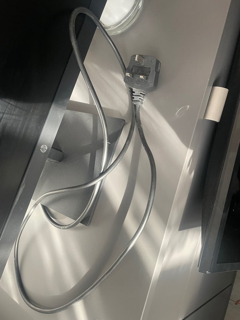 Perfect condition 100% authentic Hewlett Packard HP V22ve G5 22” HD LCD monitor