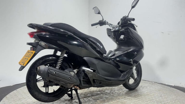 Honda PCX 2011 WW 60K NON RUNNING PROJECT BIKE PARTS BIKE 125CC