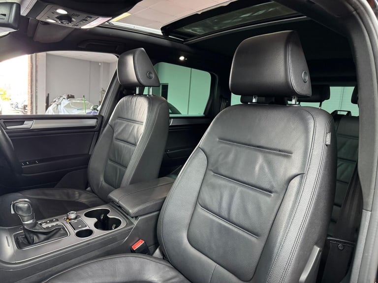 2015 Volkswagen Touareg 3.0 TDI V6 BlueMotion Tech R-Line Tiptronic 4WD Euro 6 (s/s) 5dr ESTATE D...