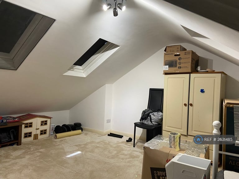 4 bedroom house in Chapel Road, Hounslow, TW3 (4 bed) (#2631485)