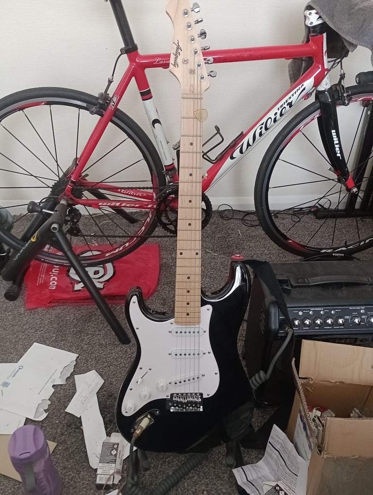 Left handed Strat style electric guitar 