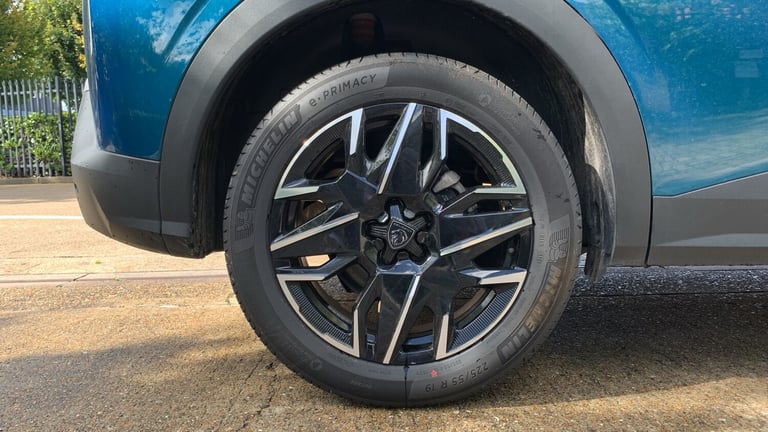 2024 Peugeot 3008 1.2 MHEV GT SUV 5dr Petrol Hybrid e-DSC Euro 6 (s/s) (136 ps) SUV Hybrid Automatic