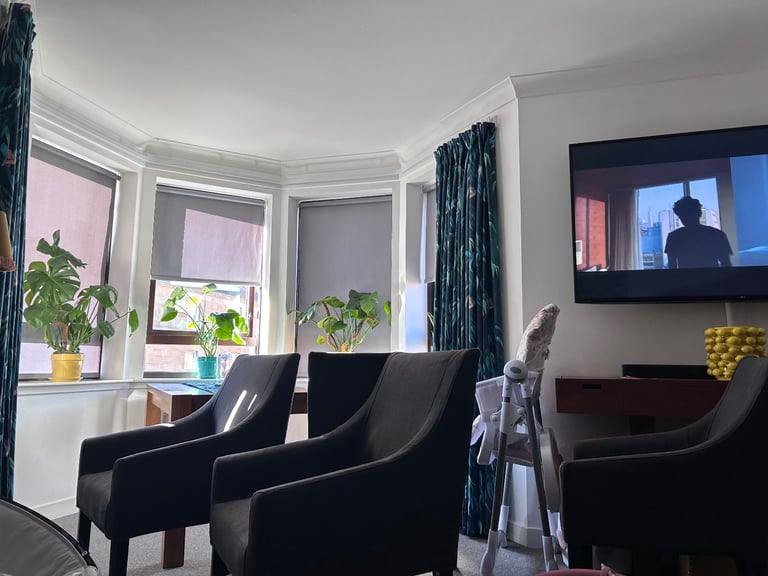 image for 4 free solid dining chairs 