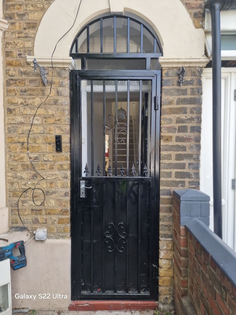 image for Metal gate 