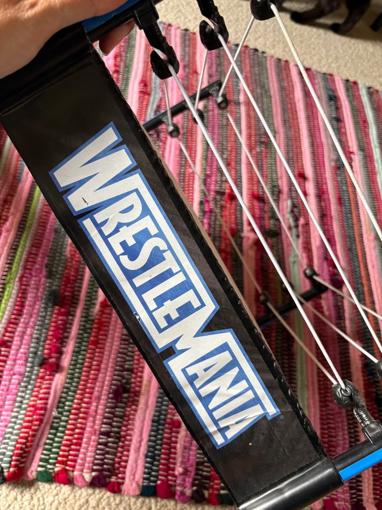 2010 WWE American - Wrestle Mania spring loaded wrestling ring