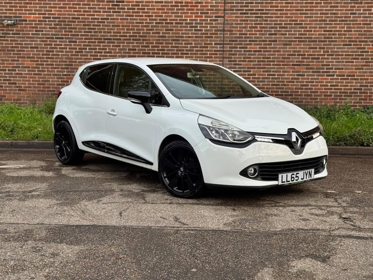 image for 2015 Renault Clio 1.5 dCi Dynamique S Nav Auto Euro 6 5dr HATCHBACK Diesel Automatic