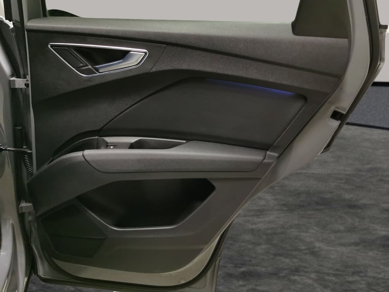 2021 Audi Q4 e-tron 40 S line SUV 5dr Electric Auto 82kWh (204 ps) - BLUETOOTH - CRUISE - SPEED S...