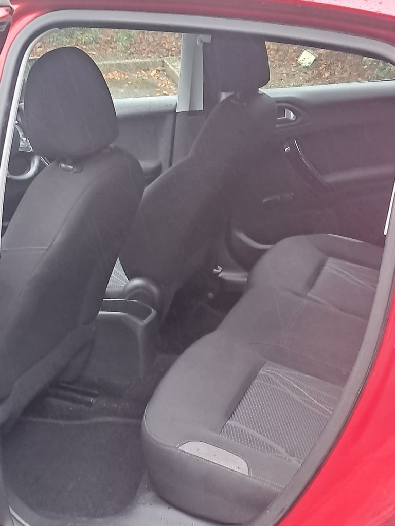 Peugeot, 208, Hatchback, 2013, Manual, 1398 (cc), 5 doors