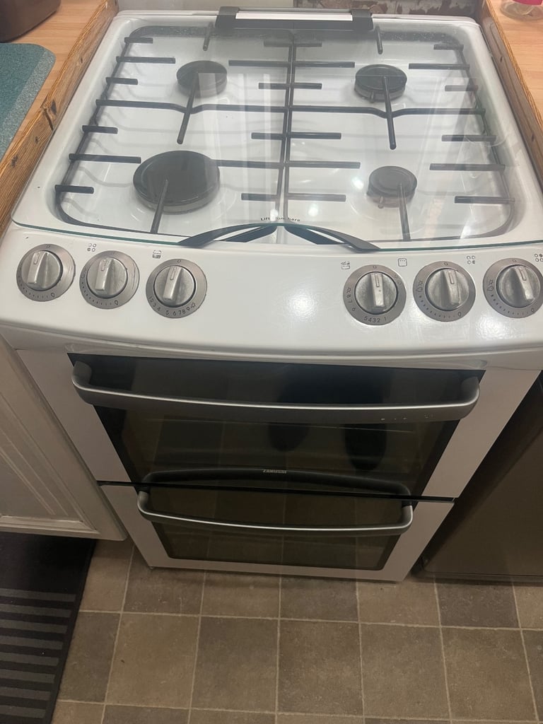 image for Freestanding Zanussi gas cooker 