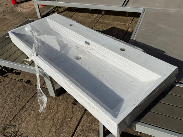 Double vanity sink - composite resin
