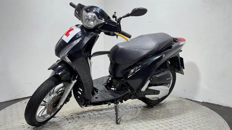 Honda SH125 SH 125 2016 NON RUNNING PROJECT BIKE 125CC
