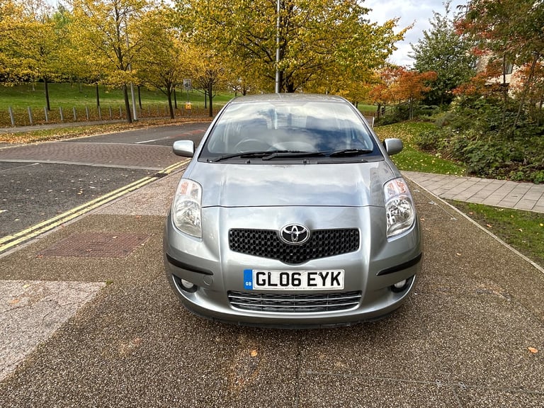 Toyota YARIS 1.3 automatic,low miles 50k,drives superb,excellent condition,service history,2 keys 