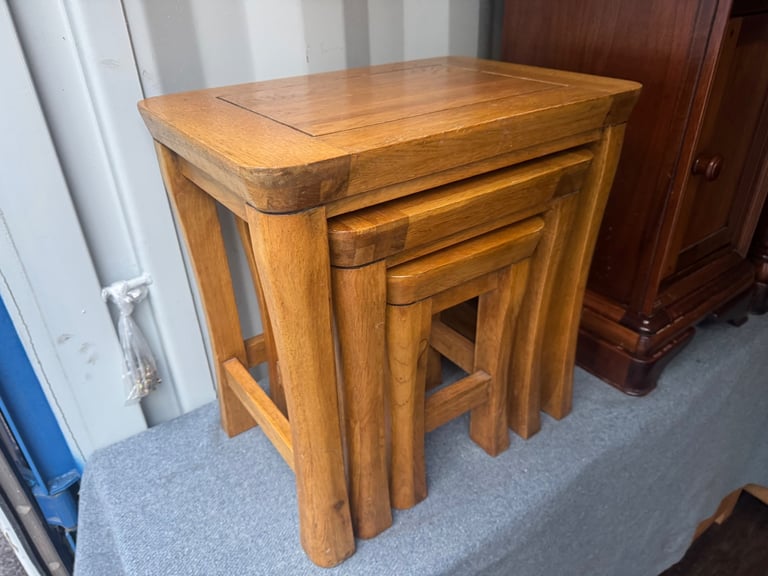 solid oak nest of tables 50 x 35 cm and 51 high