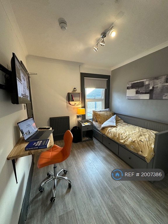 image for 1 bedroom in Wilton Road, Salisbury, SP2 (#2007386)