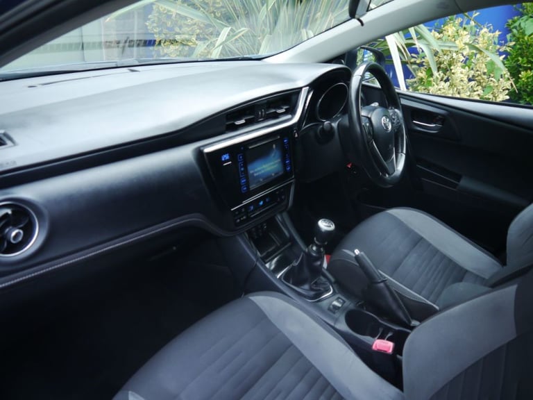  Toyota Auris 1.6 D-4D Business Edition 5dr Diesel