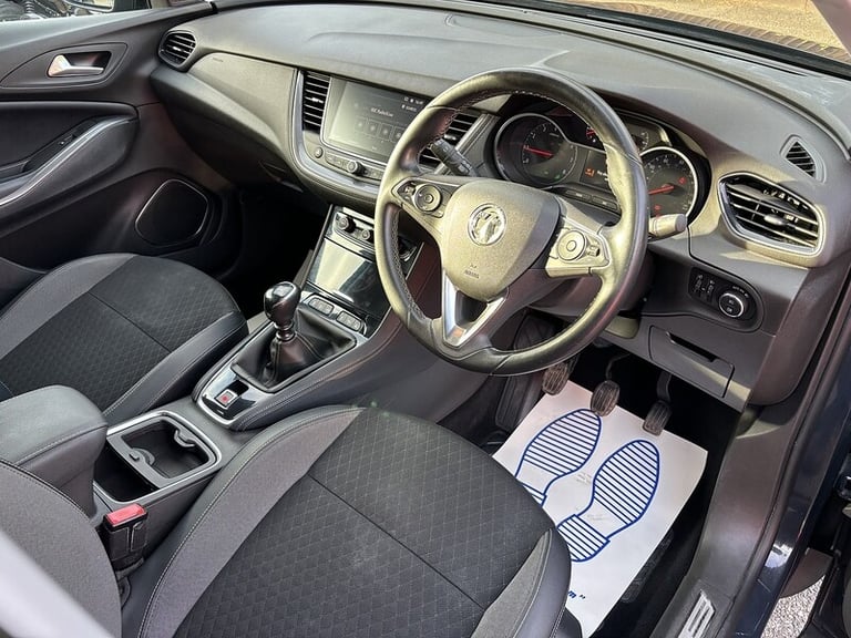 2018 Vauxhall Grandland X Turbo Tech Line Nav SUV Petrol Manual