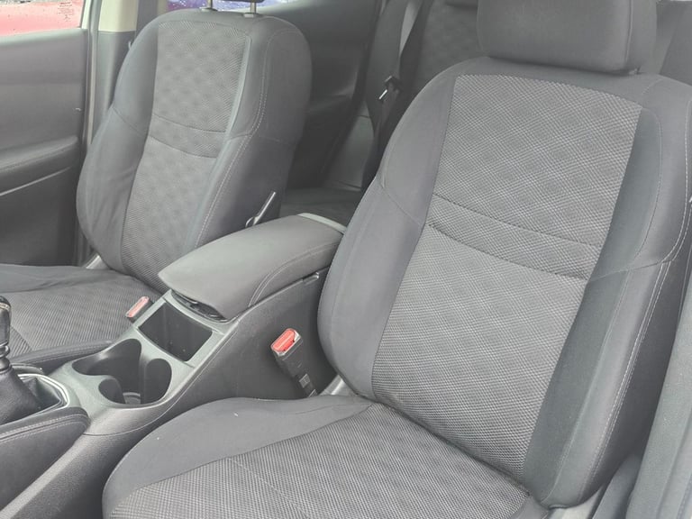 2015 Nissan Qashqai 1.2 DIG-T n-tec SUV 5dr Petrol Manual 2WD Euro 6 (s/s) (115 ps) Petrol Manual