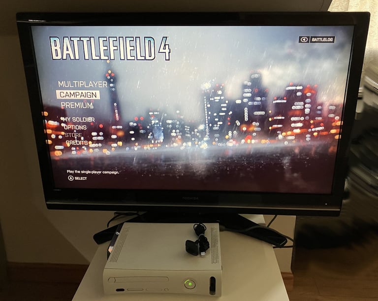 Toshiba 42 inch LCD TV + Xbox 360 bundle (console+controller+games+cables+TV+remote)
