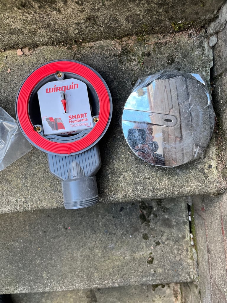 image for Slimline shower tray trap with square and round plate