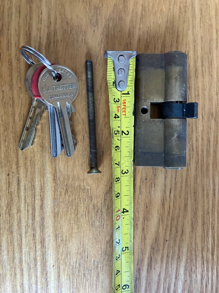 DOOR LOCK &KEYS