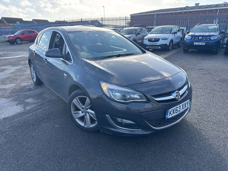 VAUXHALL ASTRA 1.6 16v SRi Hatchback 5dr Petrol Manual Euro 5 (115 ps) Grey Manu