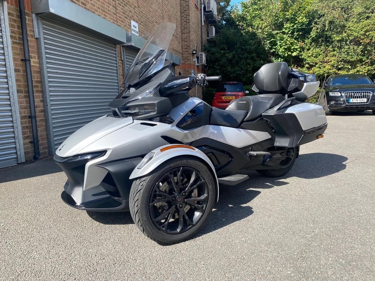Can-Am Spyder RT Limited — Hyper Silver 2023 reg