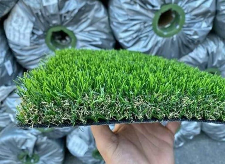 image for Mid range 40mm | ARTIFICIAL GRASS ROLLS - Price match Guarantee