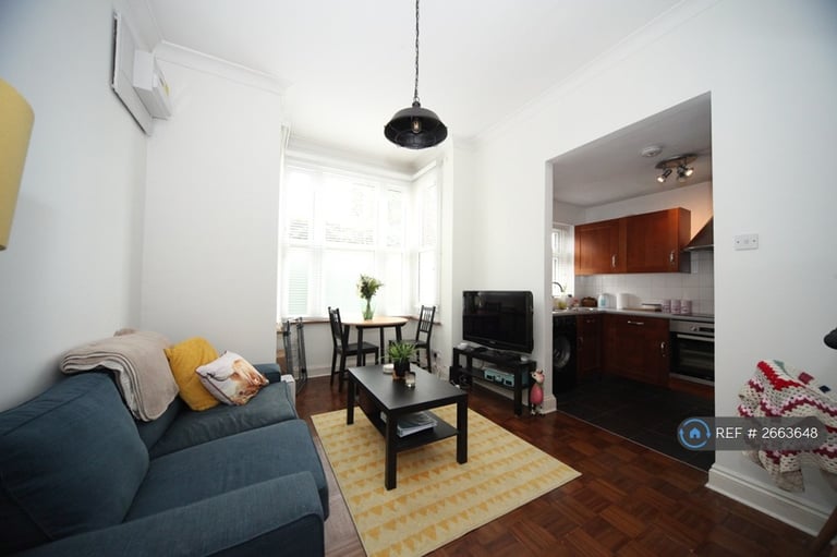 1 bedroom flat in Upper Lattimore Road, St. Albans, AL1 (1 bed) (#2663648)