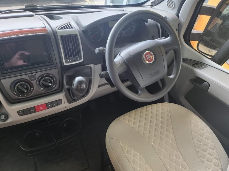 Auto-Trail Apache 700 6 berth motorhome DIESEL MANUAL 2010/60