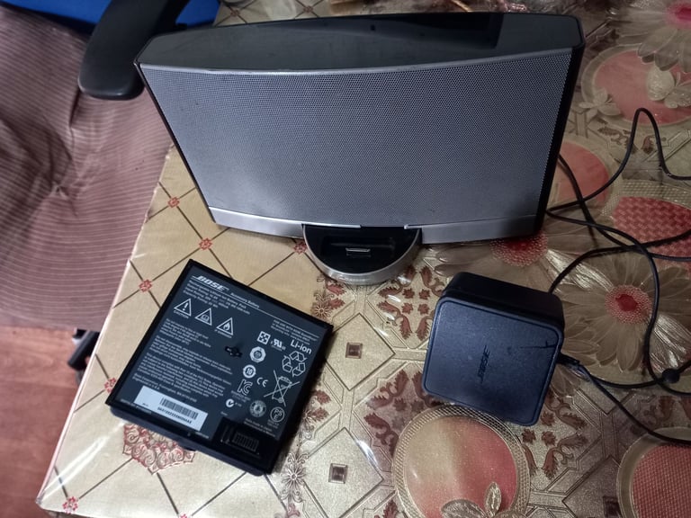 bose sound bock portable digital music system full working 