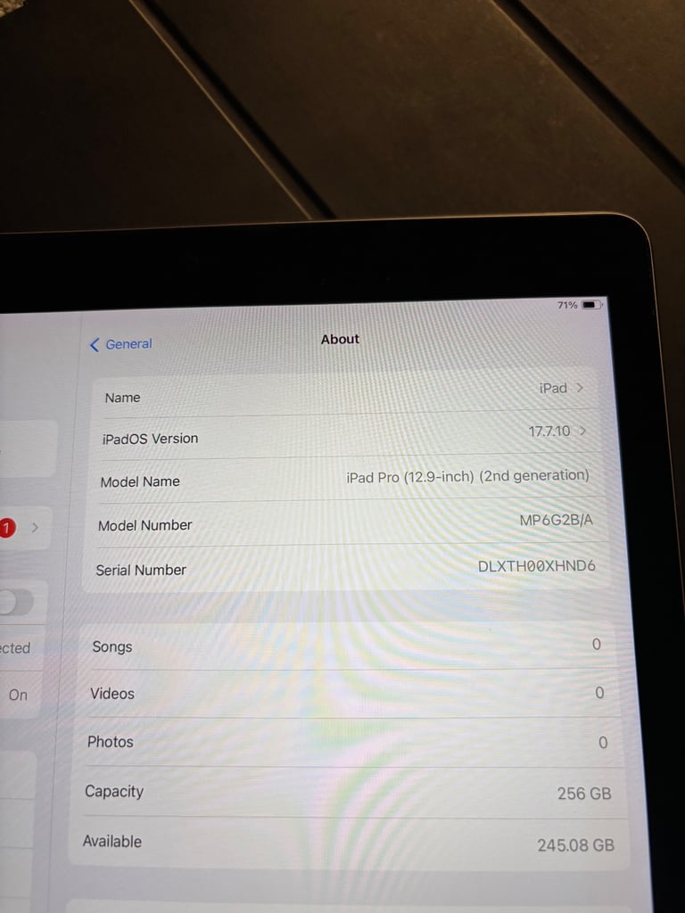 Apple iPad Pro 12.9” 256gb 2nd gen excellent condition 